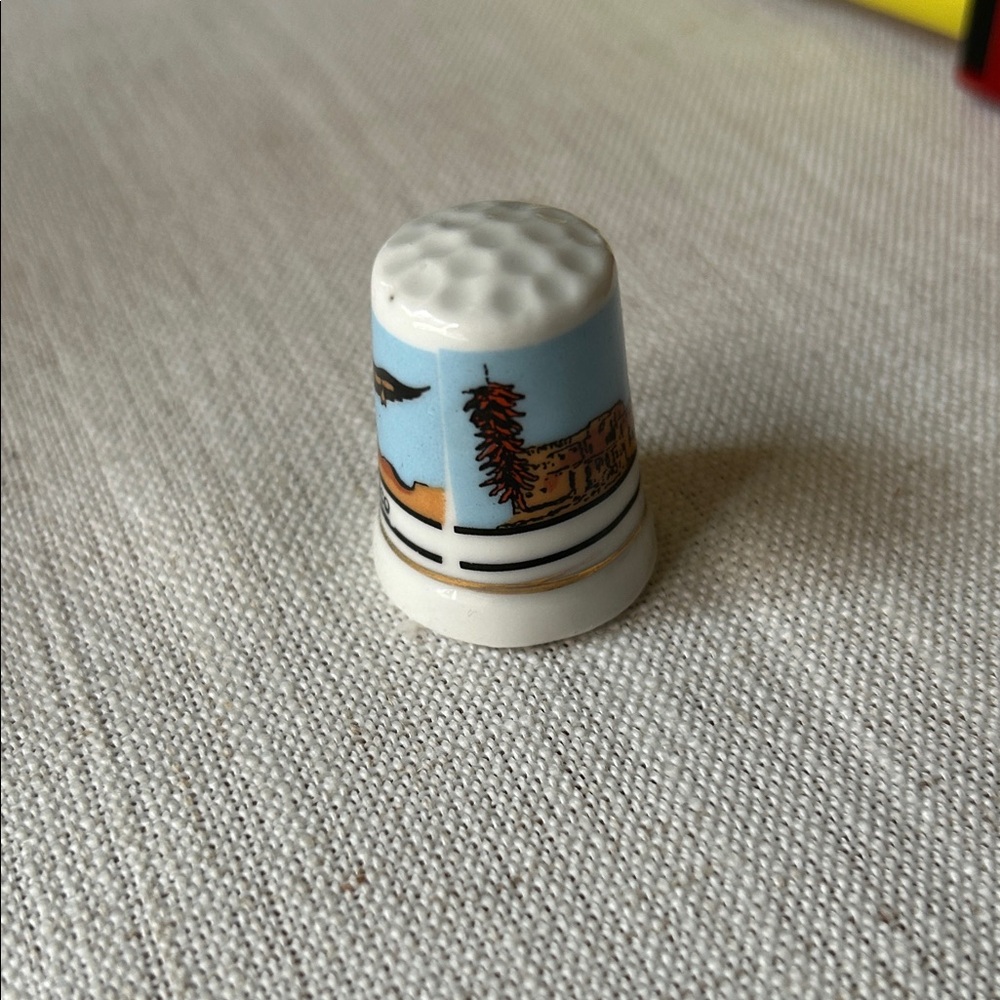 New Mexico Ceramic Thimble with Bird Design - Picture 6 of 10